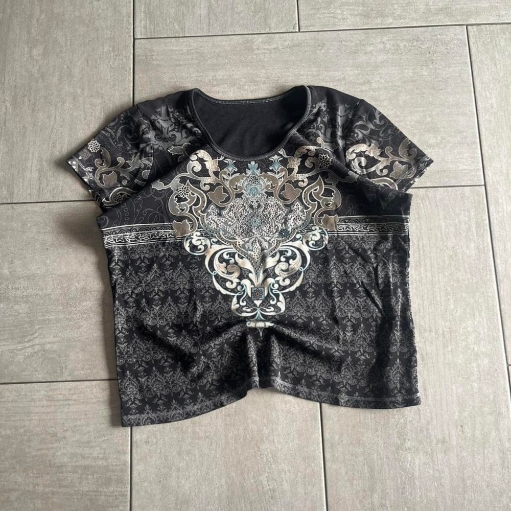 Womens Baroque Damask Rhinestone Graphic Short Sleeve Tee Black Grey 1X